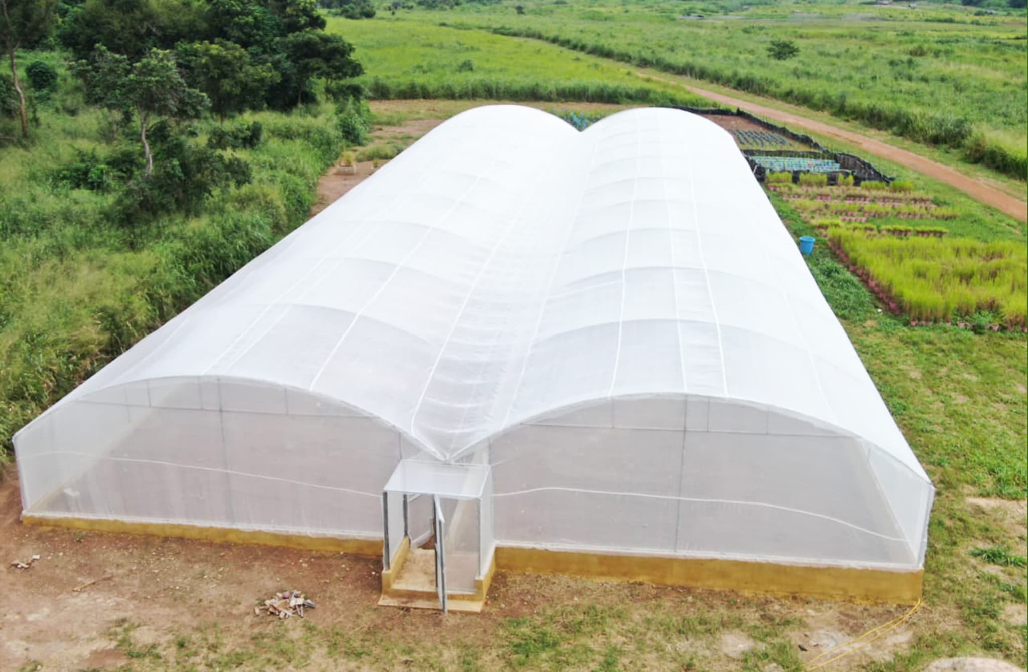 Bouaké — serre double chapelle de 1 000 m²